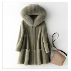 Factory Wholesale Outfit Warm Women's Sheepskin Wool Plush Coat Hooded Winter Jacket