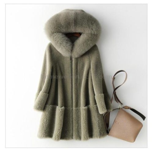 Factory Wholesale Outfit Warm Women's Sheepskin Wool Plush Coat Hooded Winter Jacket