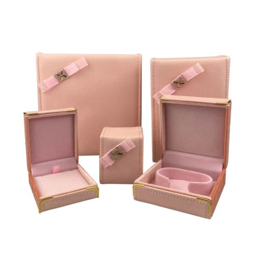 GOLDEN TRIANGLE EDGE STYLE JEWELRY BOX